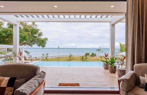 Bweleo Villa | Beautiful Oceanfront Villa in Bweleo with Private Pool