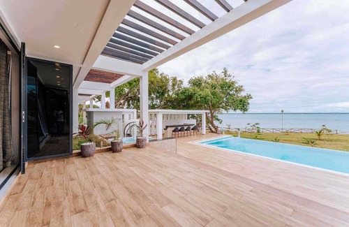 Bweleo Villa | Beautiful Oceanfront Villa in Bweleo with Private Pool
