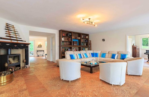 Calozzo Villa | Gorgeous Villa Angelina: Pool and Beach Access at Lake Como