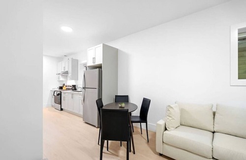 Surrey Newton House | Newly Furnished 2 Bdrm Suite in Surrey - Rated 9.4/10!