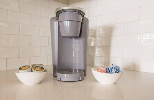 Downtown Louisville Apartment | Cozy Nulu 1BR Suite with Pool & Pet-Friendly Amenities