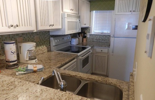Palmetto Dunes Condo | Oceanfront Bliss: 10/10 Rated Resort with Amazing Views