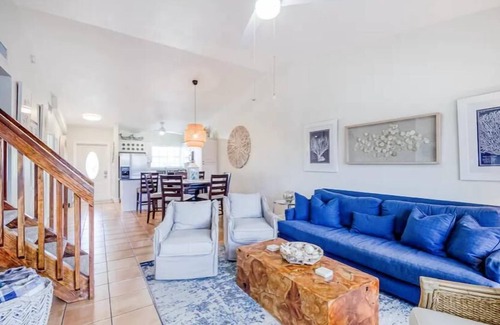 Key Largo House | Experience Coastal Elegance in a Pet-Friendly Townhouse