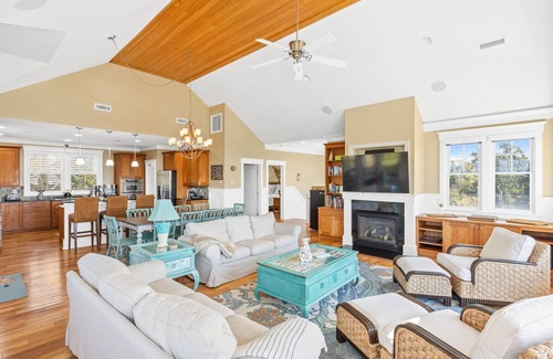Bald Head Island House | Oceanfront Retreat with Hot Tub & Pet-Friendly Perks