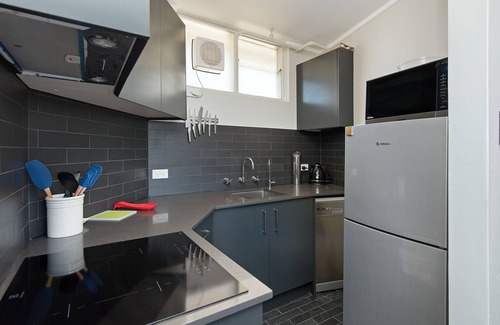 Maroubra Apartment | Oceanfront Retreat: H324 with Breathtaking Views