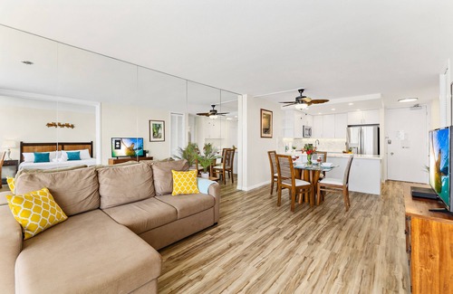 Waikiki Condo | Ocean View 1BR Condo at Ilikai Marina - Rated 10/10 by Guests