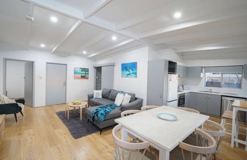 Quinns Rocks House | Quinns Beach Shack: Enjoy Ocean Views and Pet-Friendly Stays