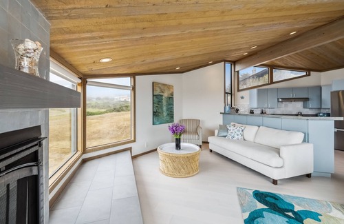 Sereno del Mar House | Oceanview Retreat with Hot Tub - Steps from Portuguese Beach