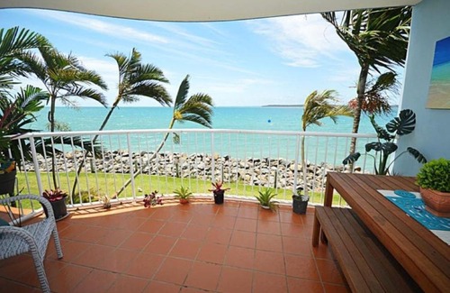 Urangan Apartment | Experience Breathtaking Ocean Views at Our 4-Star Retreat