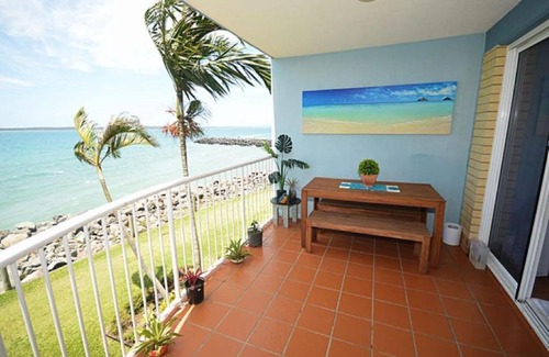 Urangan Apartment | Experience Breathtaking Ocean Views at Our 4-Star Retreat