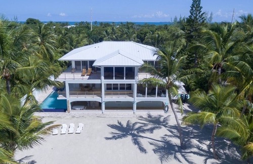Islamorada House | Oceanfront Retreat in Islamorada: Rated 10/10 with Pool & Spa