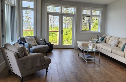 Indian Harbour House | Stunning Oceanfront House with Private Sandy Beach