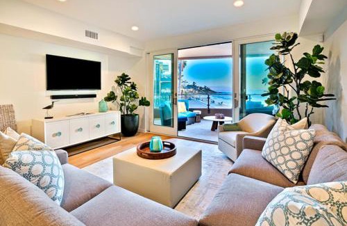 Beach Barber Tract Apartment | Coastal Retreat at Windansea Beach with Ocean Views