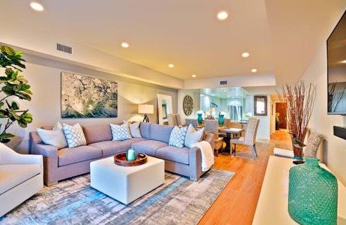 Beach Barber Tract Apartment | Coastal Retreat at Windansea Beach with Ocean Views