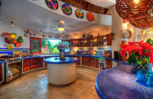 Platanitos Villa | Beautiful Oceanfront Villa with Private Pool & Spa Access