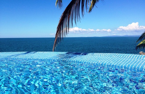 Platanitos Villa | Beautiful Oceanfront Villa with Private Pool & Spa Access