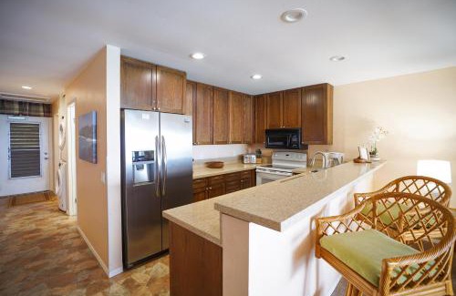Wailua House Lots House | Oceanfront Condo with Breathtaking Views at Wailua Bay