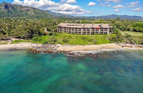 Wailua House Lots House | Oceanfront Condo with Breathtaking Views at Wailua Bay