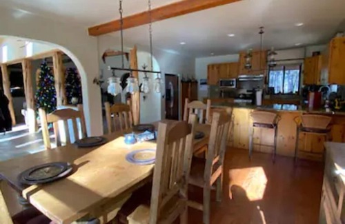Flagstaff Cabin | Relaxing Off-Grid Cabin Retreat - Rated 9.8/10, Pet-Friendly