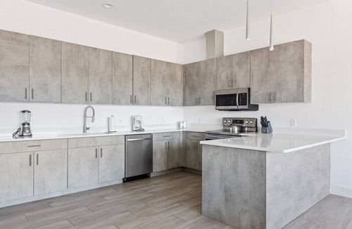 Cedars Apartment | Scenic One Bedroom Retreat with City Views and Amenities