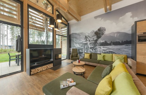 Leutkirch im Allgau House | Inviting Villa for 8 with Hot Tub, Pool & WiFi Access