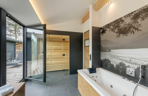 Leutkirch im Allgau House | Inviting Villa for 8 with Hot Tub, Pool & WiFi Access