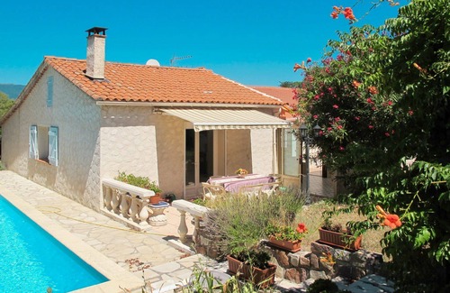 Saint-Paul-en-Foret House | Private Villa for 6: Pool, WIFI & Terrace Awaits You