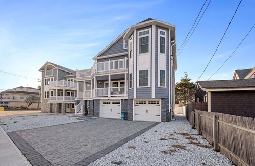 Point Pleasant Beach House | Oceanfront Point Pleasant Beach Home with Pool & Views