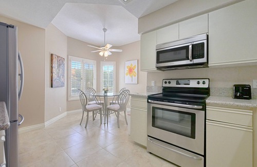 Palm Desert Condo | Perfect Palm Desert Retreat with Ocean Views and Spa