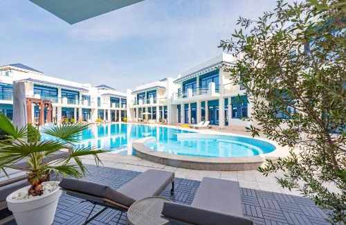 Palm Jumeirah Villa | Top-Rated Palm Villa with Rooftop Garden and Pool Escape