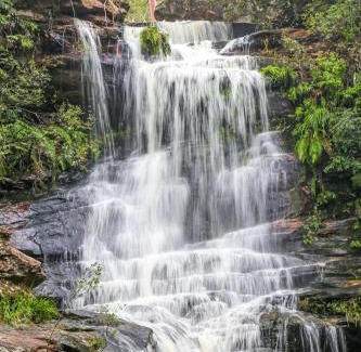 Galston House | Tranquil Holiday Retreat with Waterfall & Hot Tub Access