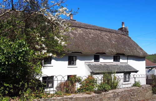 Hartland Cottage | Exclusive Devon Cottage with Private Pool & Ocean View