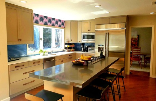 Westport House | STUNNING POOL & SCREENED PORCH! Private home, close to EVERYTHING!