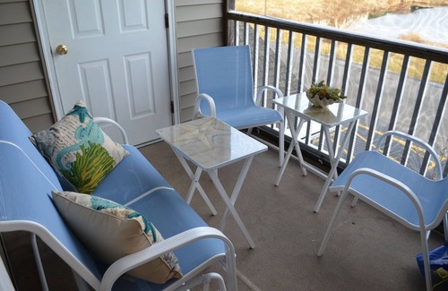 Rehoboth Beach Condo | Elegant Condo Retreat in Creekwood with Pool & Ocean Views