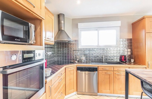 Bretteville-sur-Ay House | Ideal Oceanfront Villa for 6 with Pets and Modern Amenities