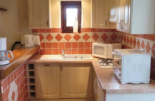 Lalbenque Villa | Cozy Villa for 4 with Terrace, Kitchen & Pet-Friendly Options