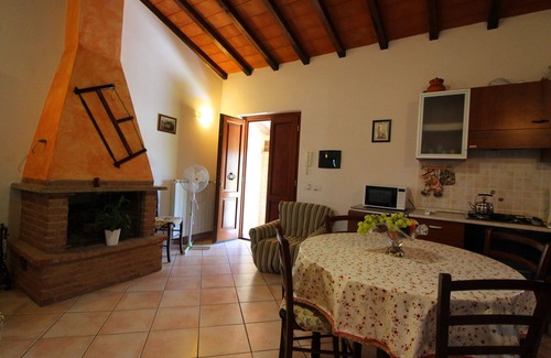 Marciano della Chiana Villa | Idyllic Private Villa with Pool & Pets Allowed near Arezzo