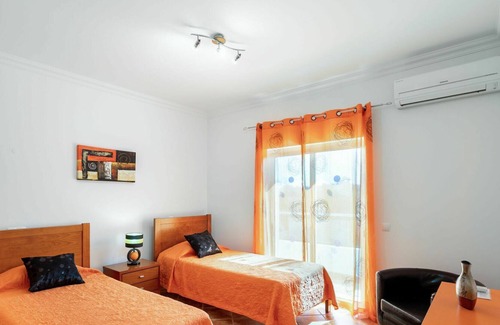 Azinhal e Amendoeira House | Stunning private villa for 6 guests with WIFI, private pool, A/C, TV, terrace and parking