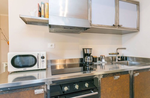 Sesto Fiorentino House | Cozy Villa with Pool, A/C, and Panoramic Views for 4