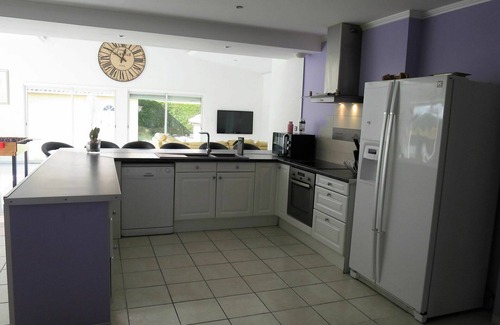 Civrac-en-Medoc House | Private Villa for 6 with Pool, WIFI & Panoramic Views