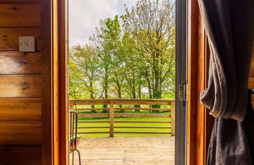 Brazzacott House | Stunning private villa for 2 guests with hot tub, WIFI, TV, terrace, pets allowed and panoramic .