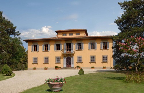 Vicchio Villa | Charming Private Villa with Pool, WIFI & Panoramic Views