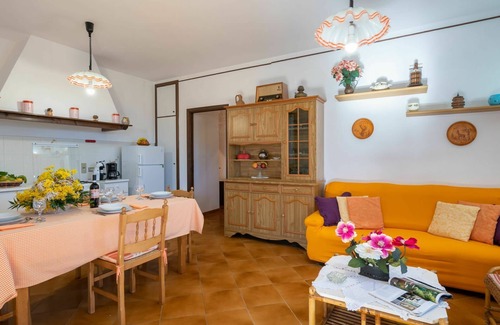 Prela House | Private Villa for 4 with Ocean View & Pet-Friendly Amenities