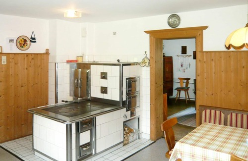 Niederoeblarn House | Private Villa for 10 Guests: Pets Welcome & Great Amenities