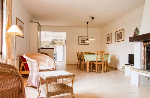 Chateaudouble House | Charming Private Villa with Pool & Patio for 6 Guests