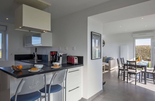 Kerlouan House | Inviting Private Villa for 6 with Ocean View & Pet Friendly