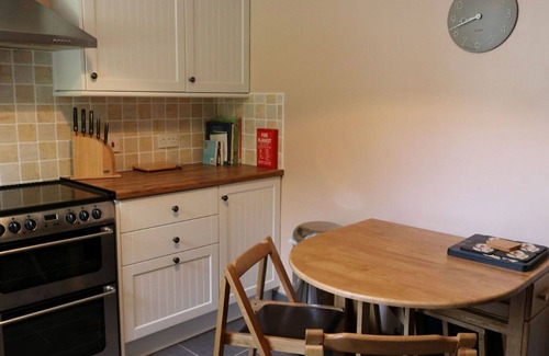 Breakish House | Cozy Private Villa for 4 with Ocean View and Pet Friendly