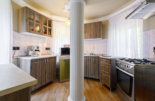 Balatonfoldvar Villa | Relaxing Villa for 11 with Lake View & Spa Amenities