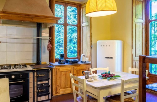 Ala di Stura House | Elegant Private Villa for 12 with WIFI, Pets Welcome