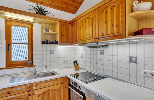 Bad Arolsen House | Charming Private Villa for 6 with Lake View & Free WiFi